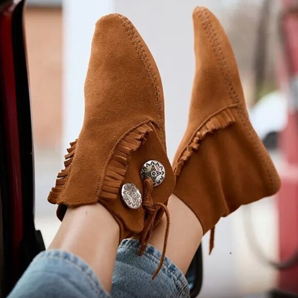 Minnetonka Fringe Suede Hard Sole Moccasin Hippie Boho Moccasins - Picture 11 of 12